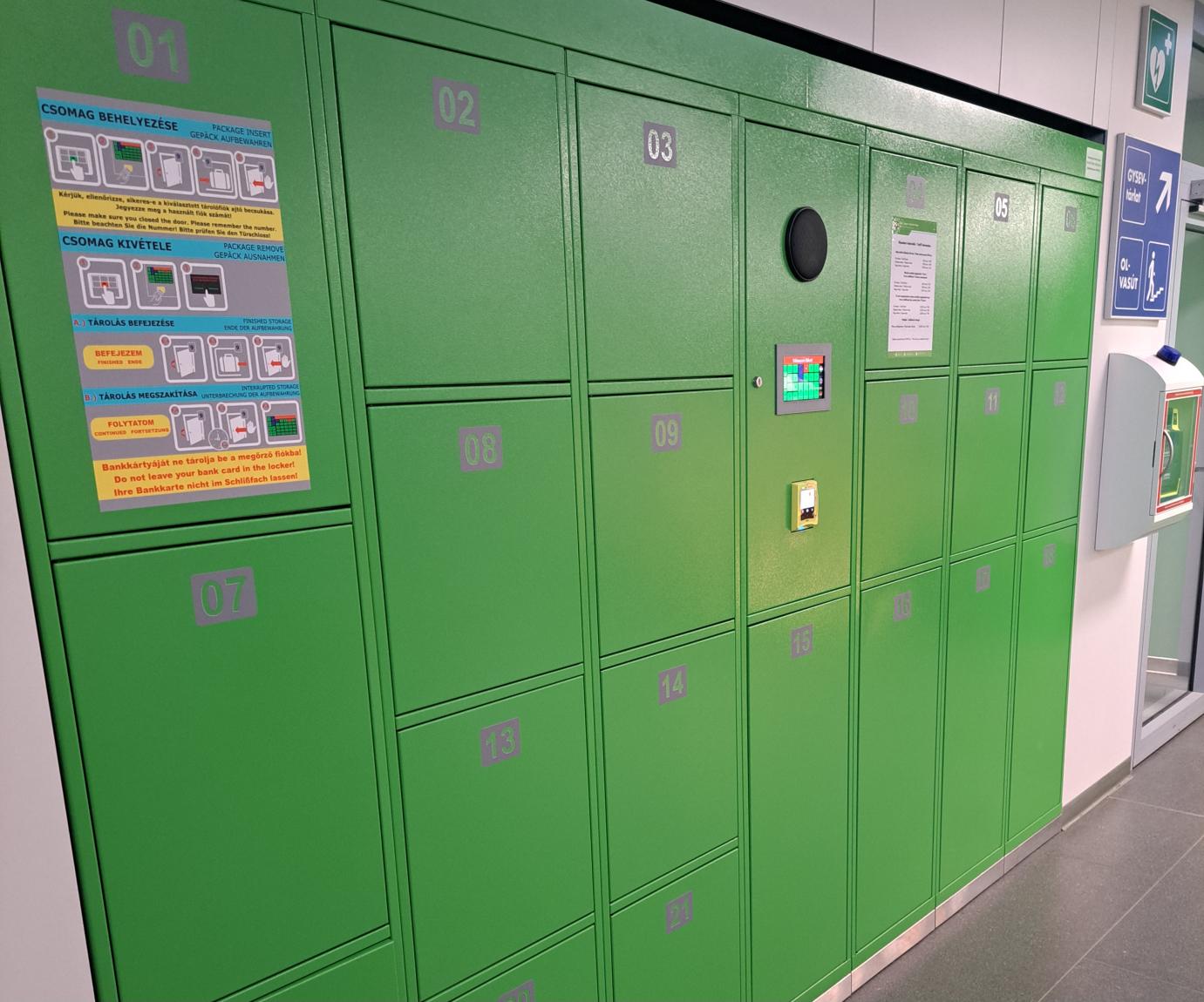 A poggyászautomata három különböző méretű rekesze