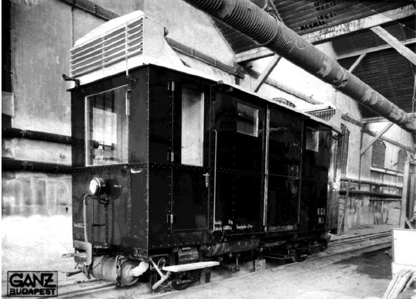 Fahrzeug mit der Betriebsnummer Mn 1 in der Ganz-Fabrik (Quelle: Fortepan)
