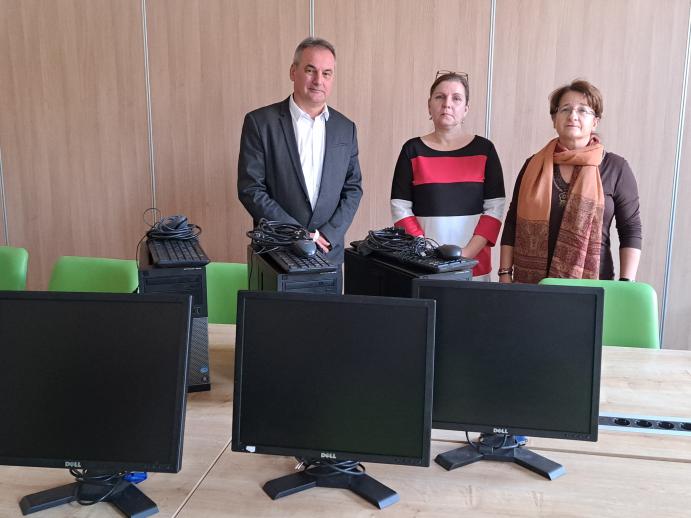 Számítógépeket adományoz a GYSEV Zrt. a Soproni Gyógyközpontnak