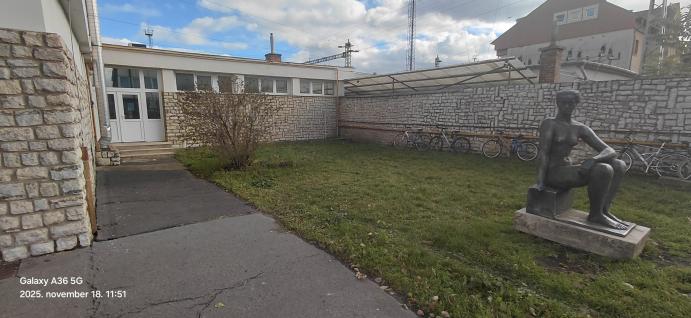 Fényképek a helyszínről