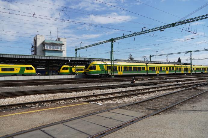 Flirt motorvonatok a soproni álllomáson.